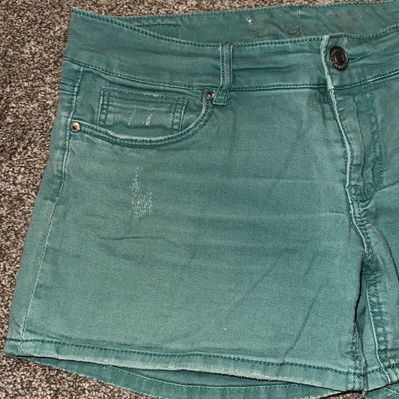 Seven7 distressed jean shorts - Picture 2 of 8